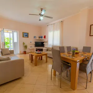 Vakantiehuis Dajana, Ksamil