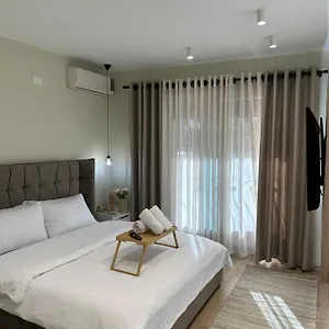 https://4seasonsgea-new-modern-apartment-in-tirana.hotels-in-tirana.com